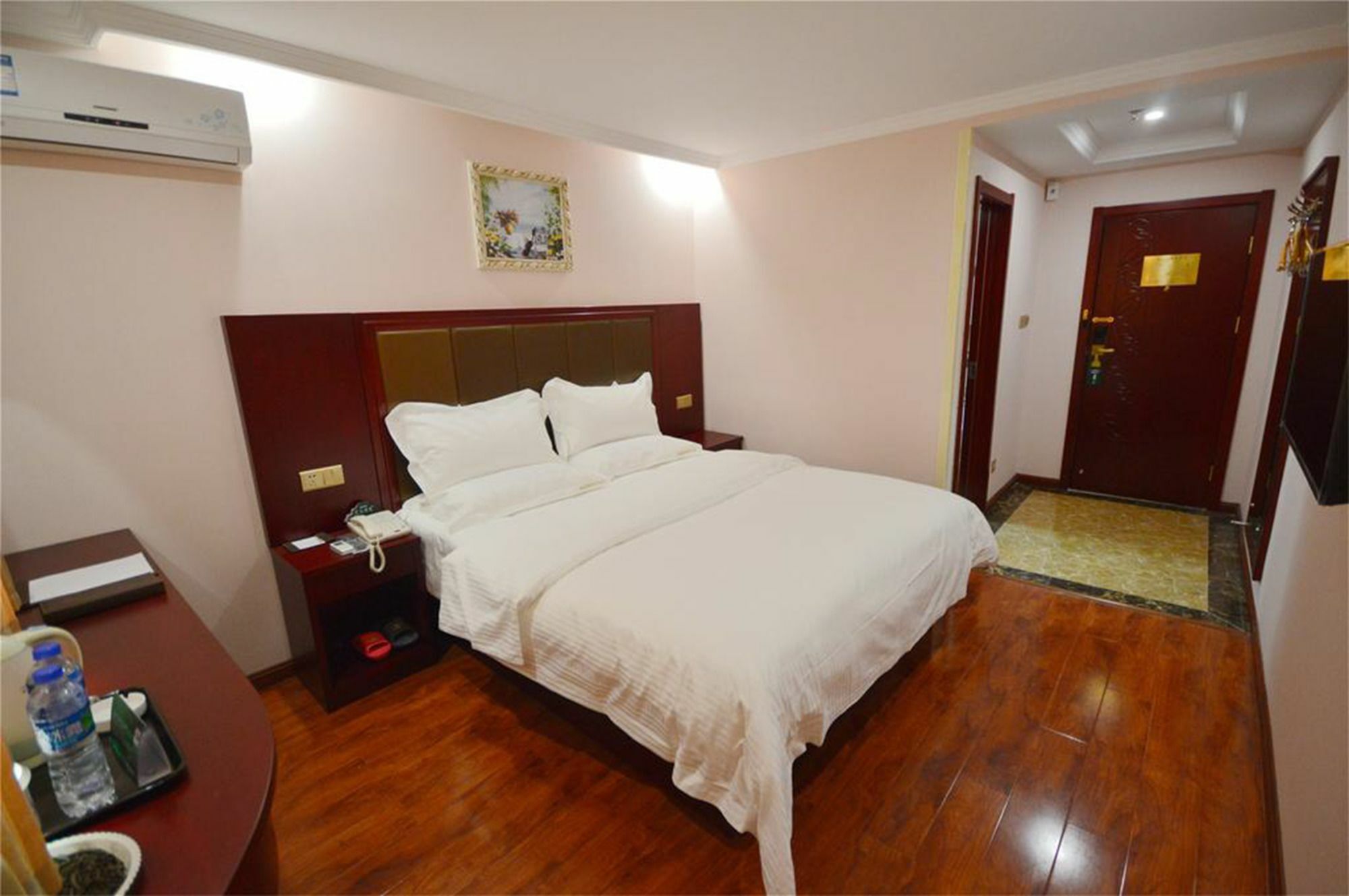 Greentree Inn Zhejiang Taizhou Tiantai Bus Station Express Hotel Buitenkant foto